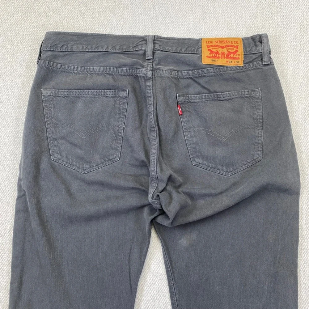 Levi's 501 Original Fit Jeans Mens 34x32 Gray Button Fly Straight Leg 00501-2220